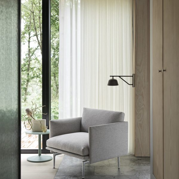 outline-studio-chair-alu-clay-12-ambit-wall-taupe-soft-side-o41-h40-dusty-green-ridge-off-white-muuto-org